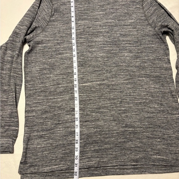 American Eagle Outfitters Gray Long Sleeve Tee Active Flex - Picture 2 of 8